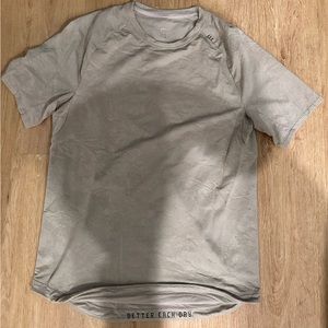 Lululemon workout shirt
